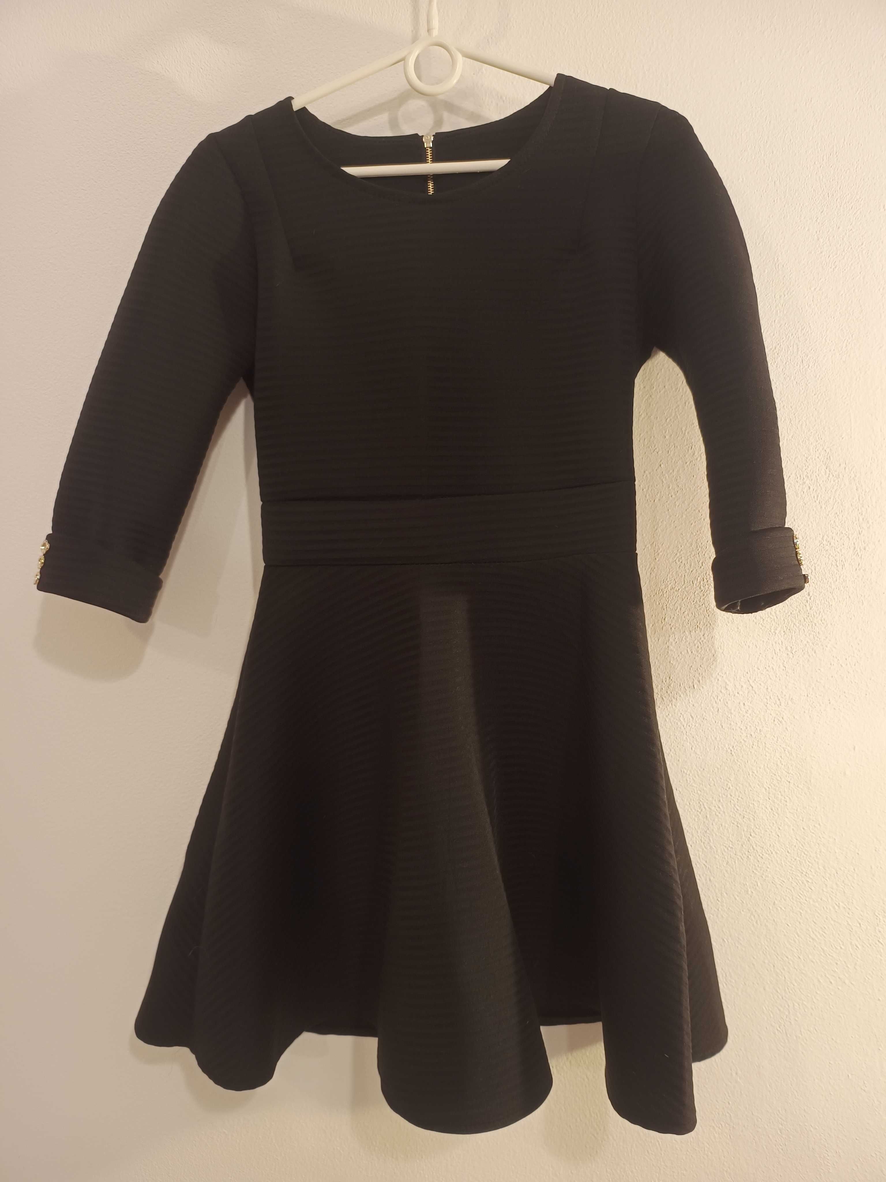 Czarna sukienka midi