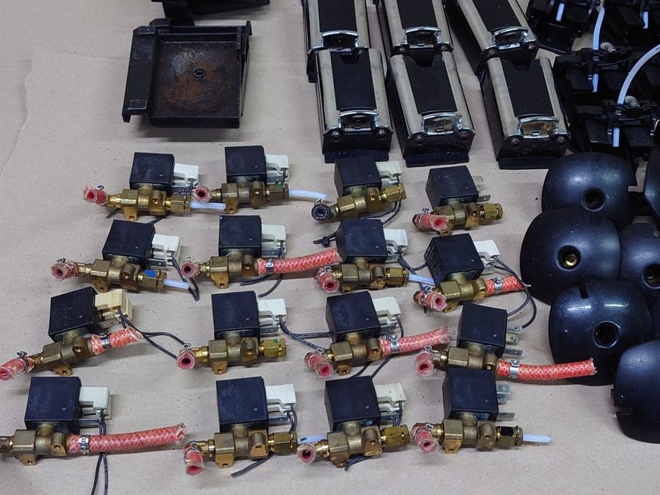 Запчастини для кавоварки ,кавомашини Saeco