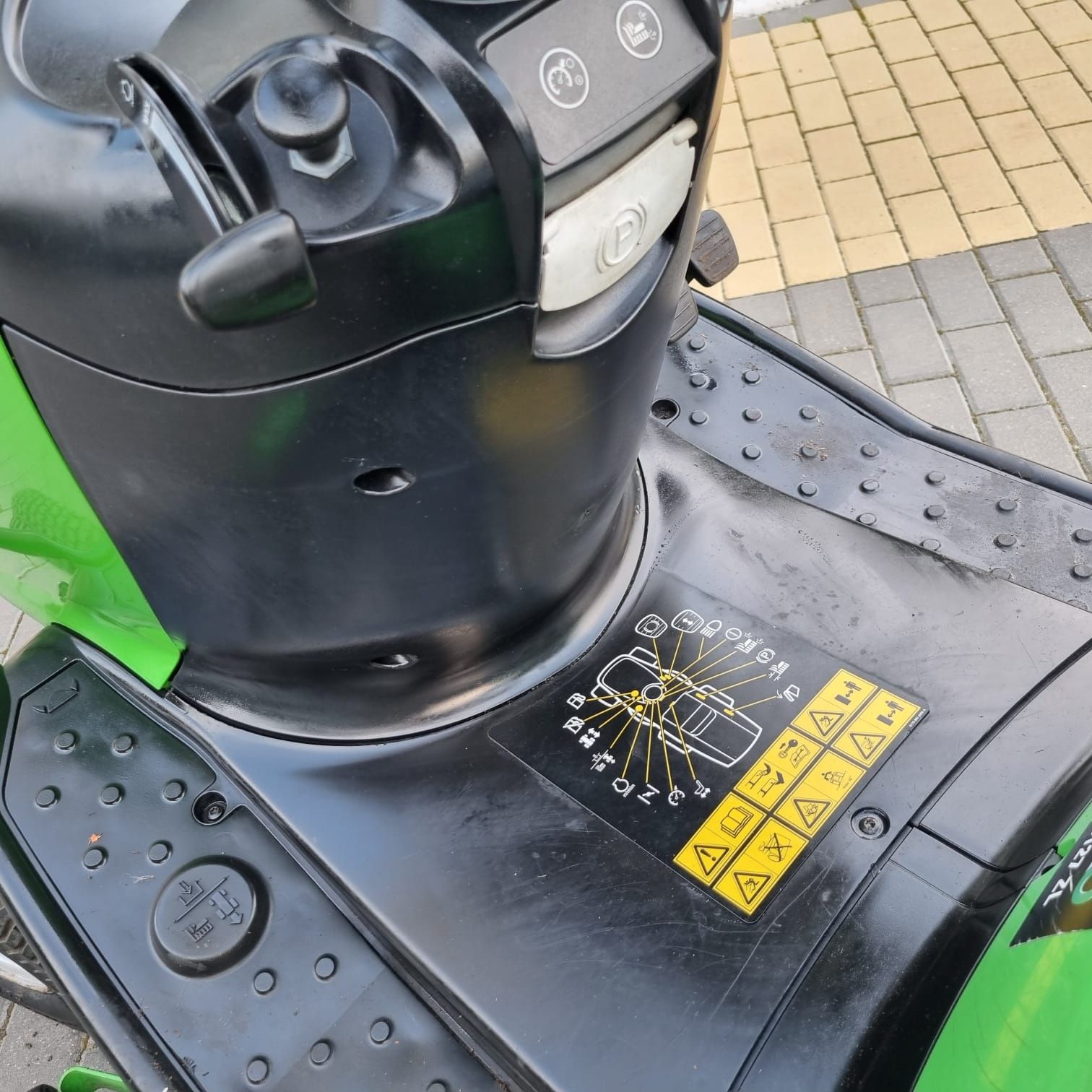 Kosiarka traktorek Viking Mt 6127 T6 v2 briggs hydro