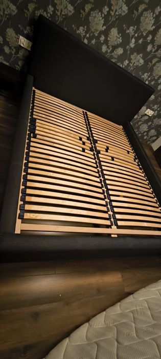 Tapicerowane łòżko 160x200 granat