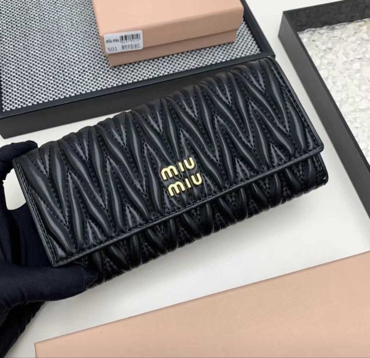 Шкіряний гаманець Miu Miu