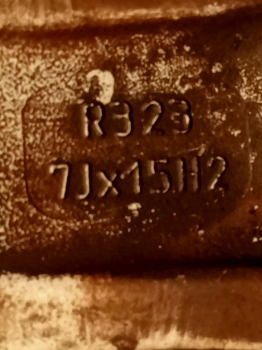 Felgi aluminiowe 15 z oponami