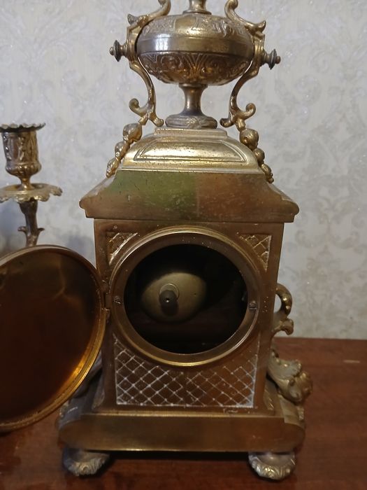 Victorian.Biass.Винтажные часы с канделябрами .