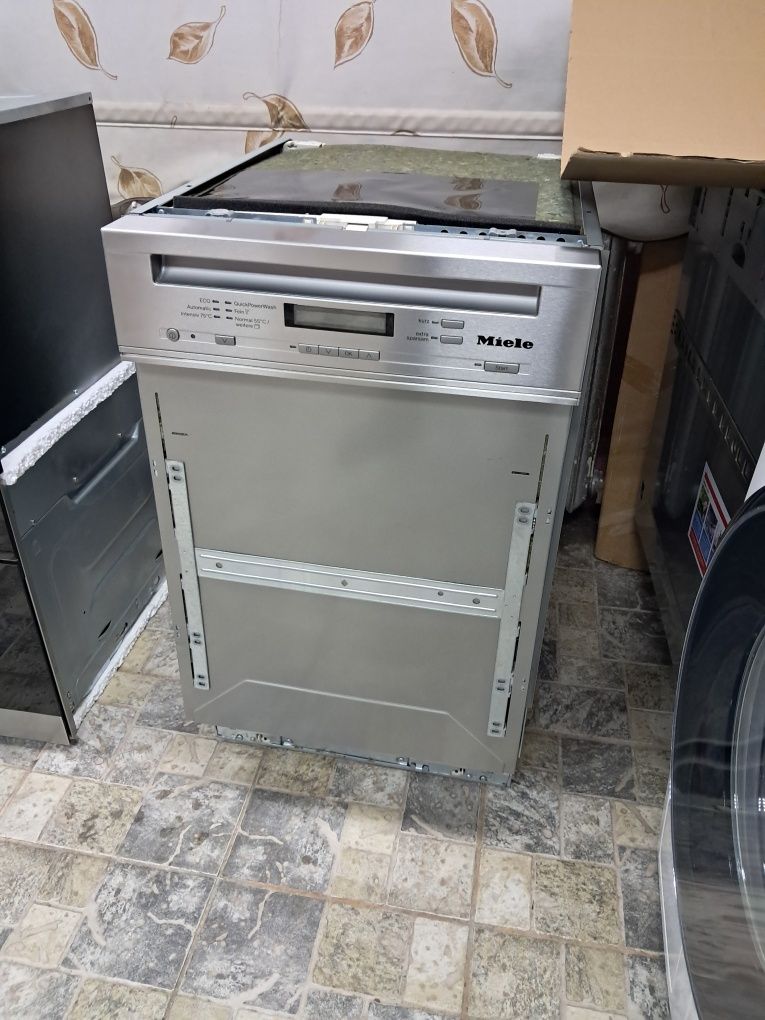 Посудомийна машина MIELE G4820, німеччина