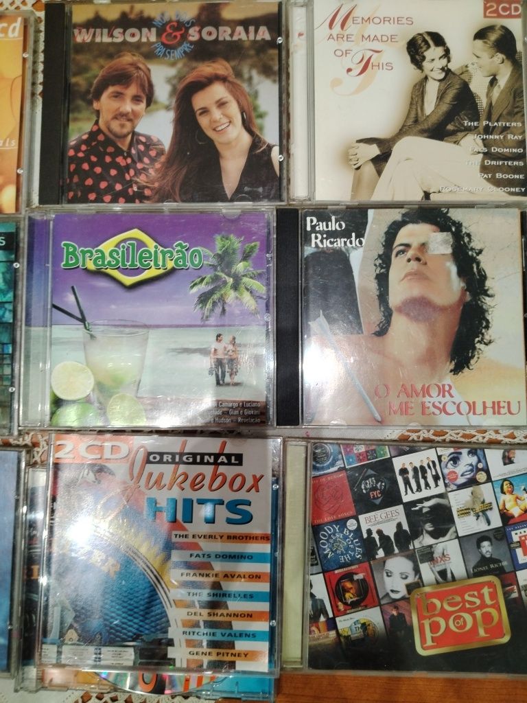 CDs antigos aleatórios