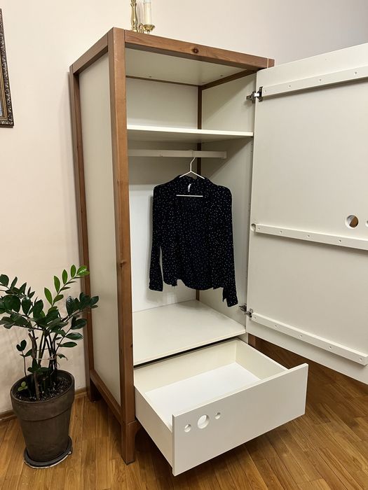 Zestaw mebli dziecięcych PINIO - szafa, komoda, regał i półka