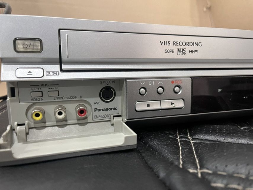 Видеомагнитофон Запись с кассеты на диск! Panasonic DMR-ES30V VHS/DVD