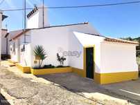 Moradia T2 Renovada com Logradouro, Borba, Alentejo