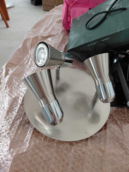 Candeeiro de teto com 3 focos