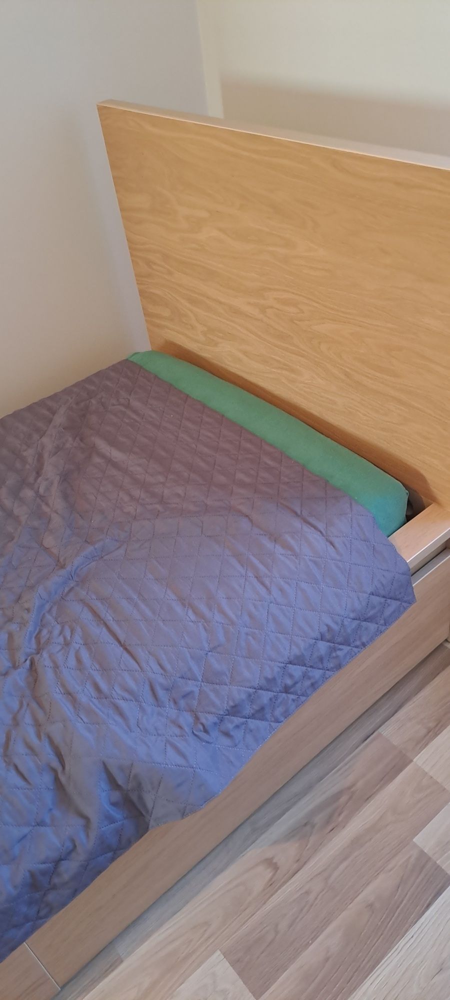 Łóżko 200 na 90 Ikea.