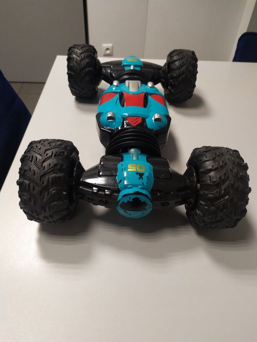 Interaktywne auto terenowe