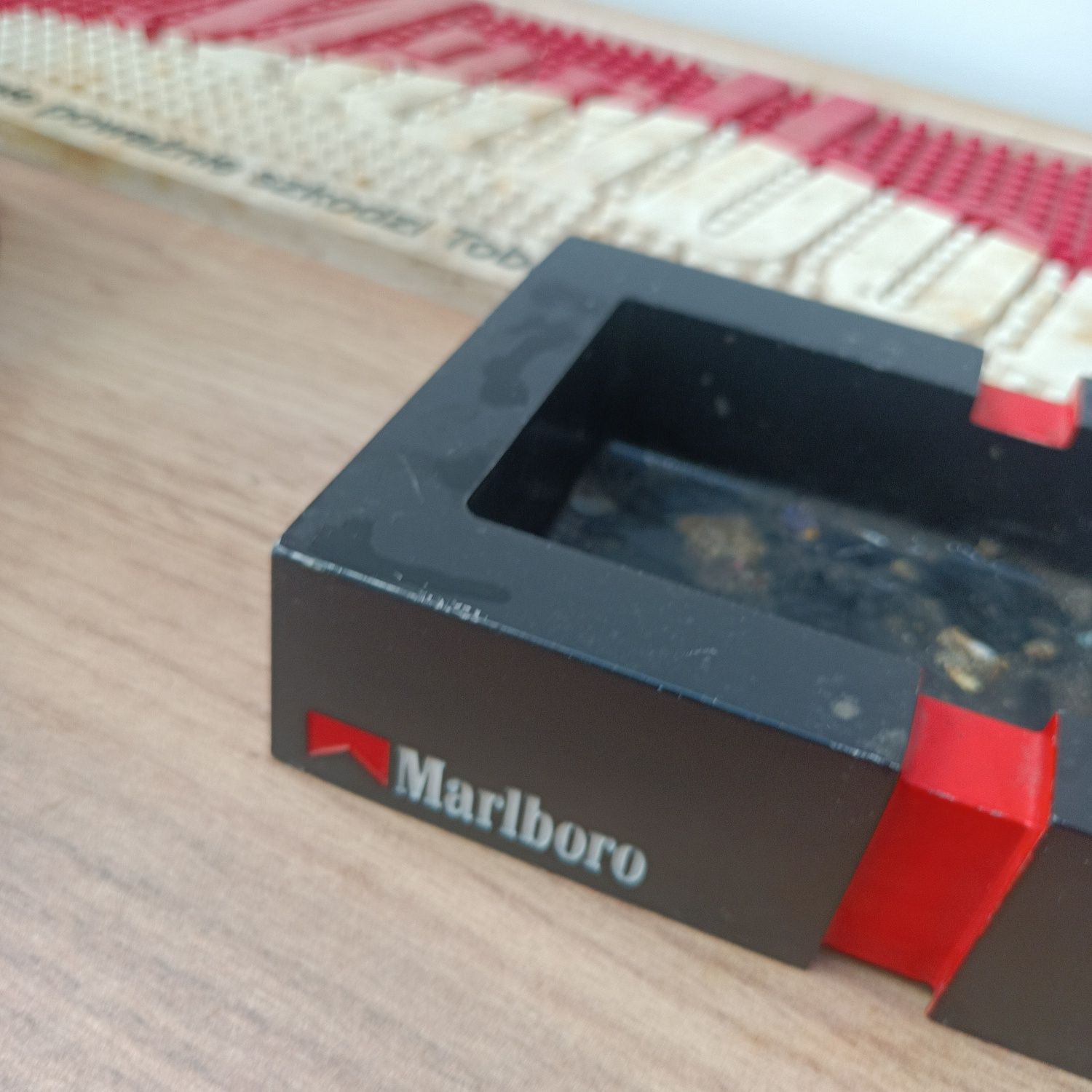 Zestaw Marlboro na garaż dla konesera wyprzedaż garażowa tanio polecam