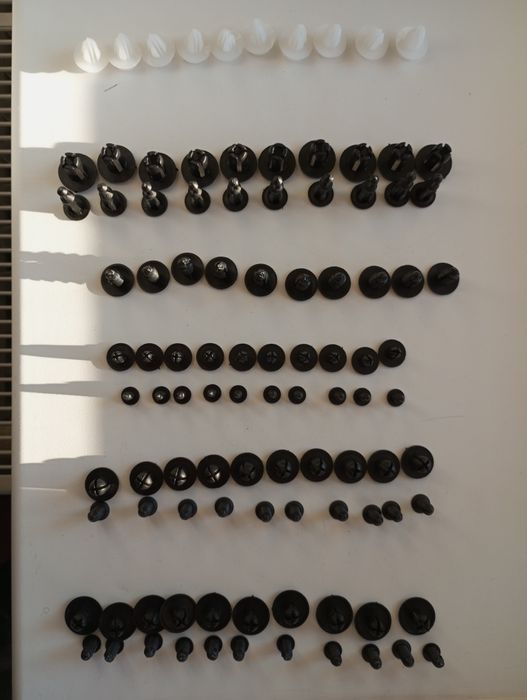 Універсальний набір кліпс для авто 60 штук.