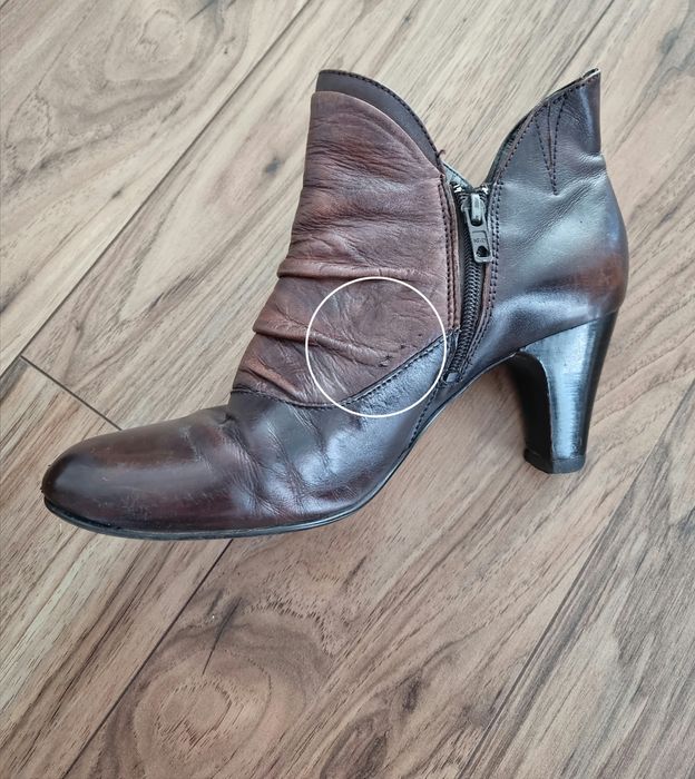 Botki na obcasie Caprice skóra