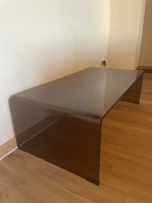 Mesa de centro de vidro transparente