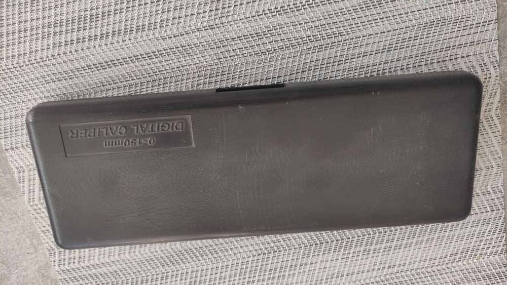 Suwmiarka Elektroniczna w etui
