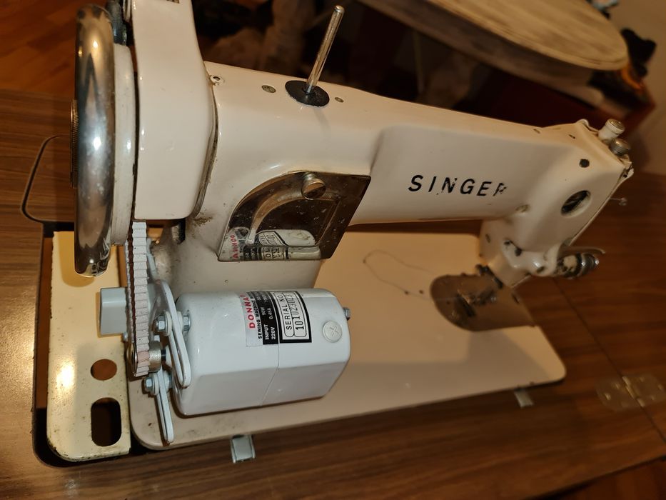 Maquina de costura singer