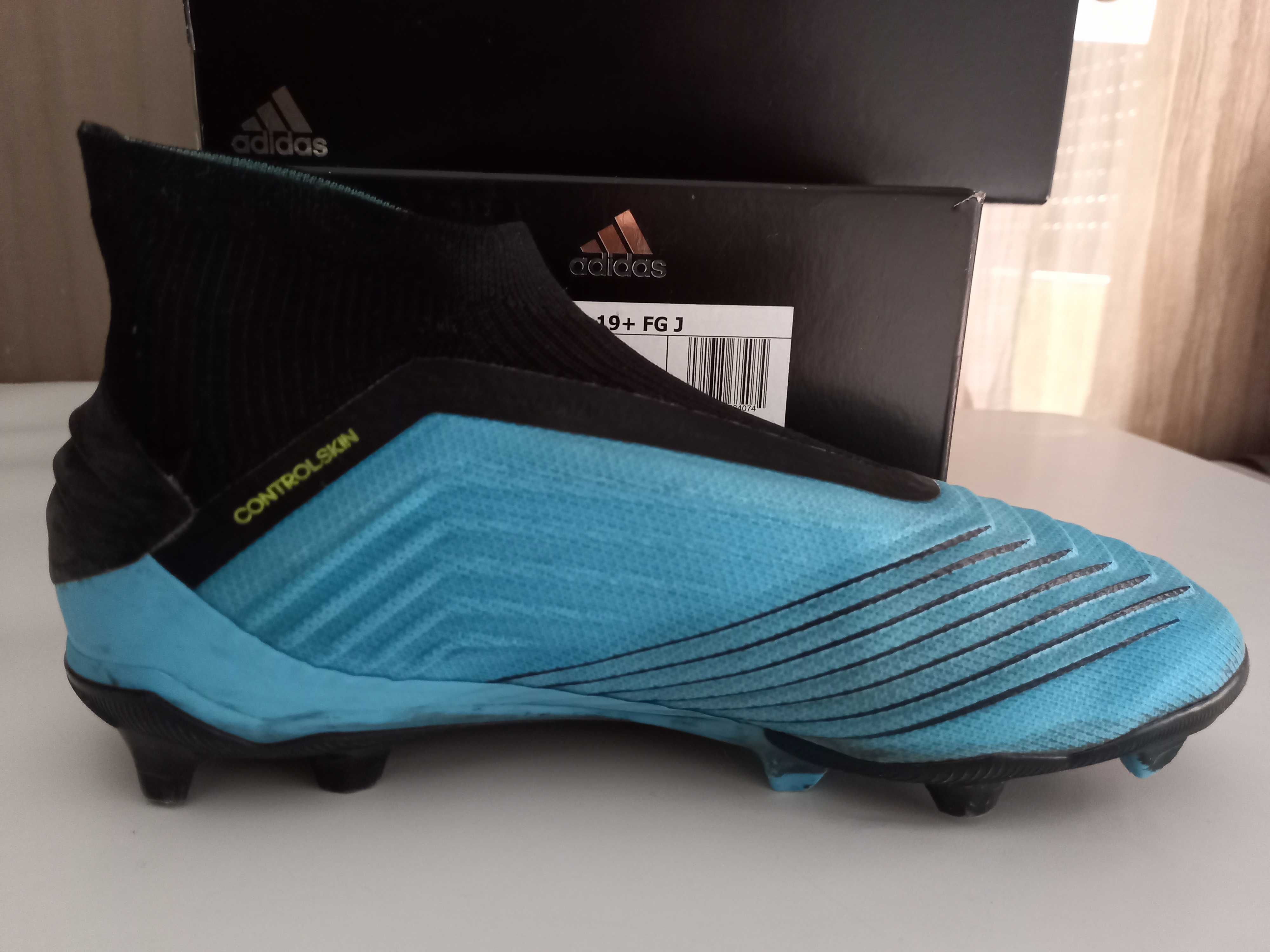 Chuteiras adidas PREDATOR 19 + FG J