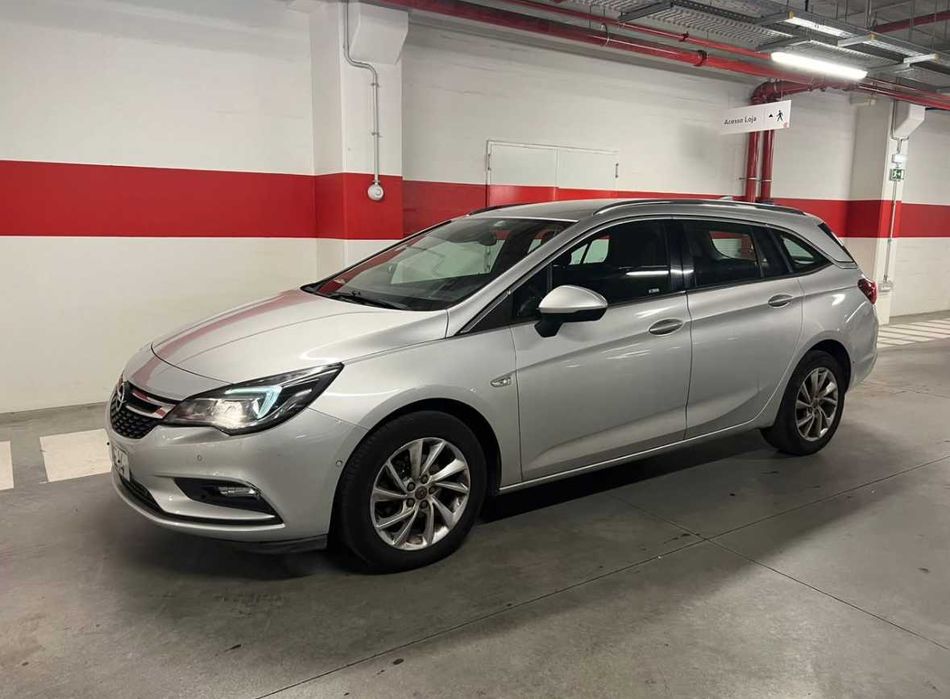 Opel Astra Sport Tourer 1.0 (105cv), versão de 2018 - 85.000 km.