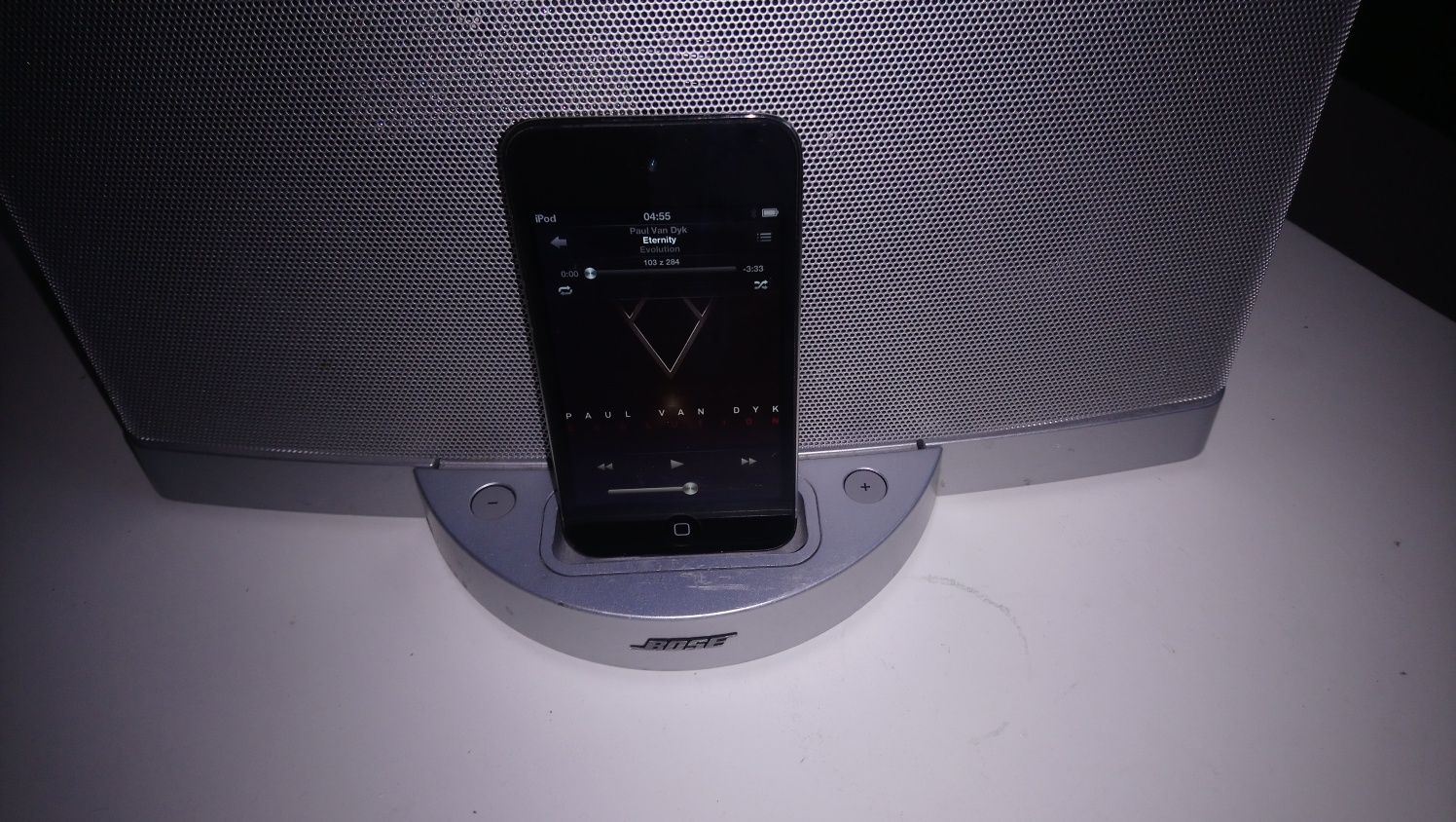 Bose® SoundDock® Series II digital music system z ipadem