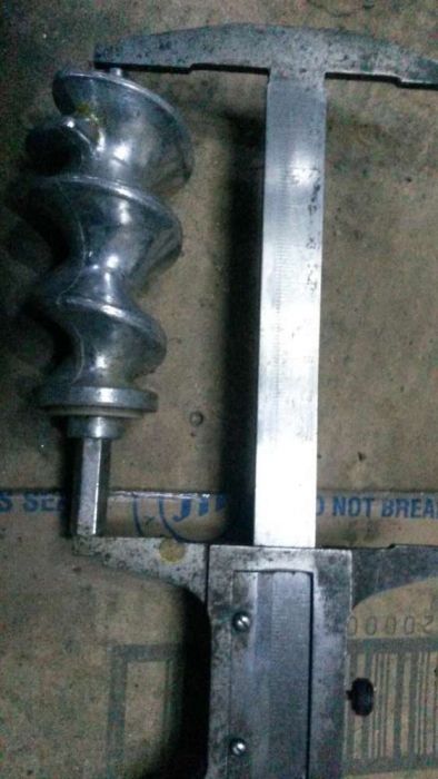  продам корпус шнека, венчик, насадка на блендер