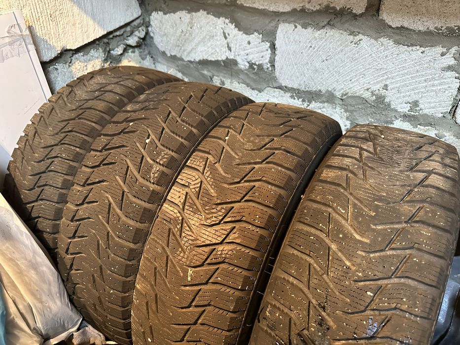 Шини  зимові Sailun 225/70r16