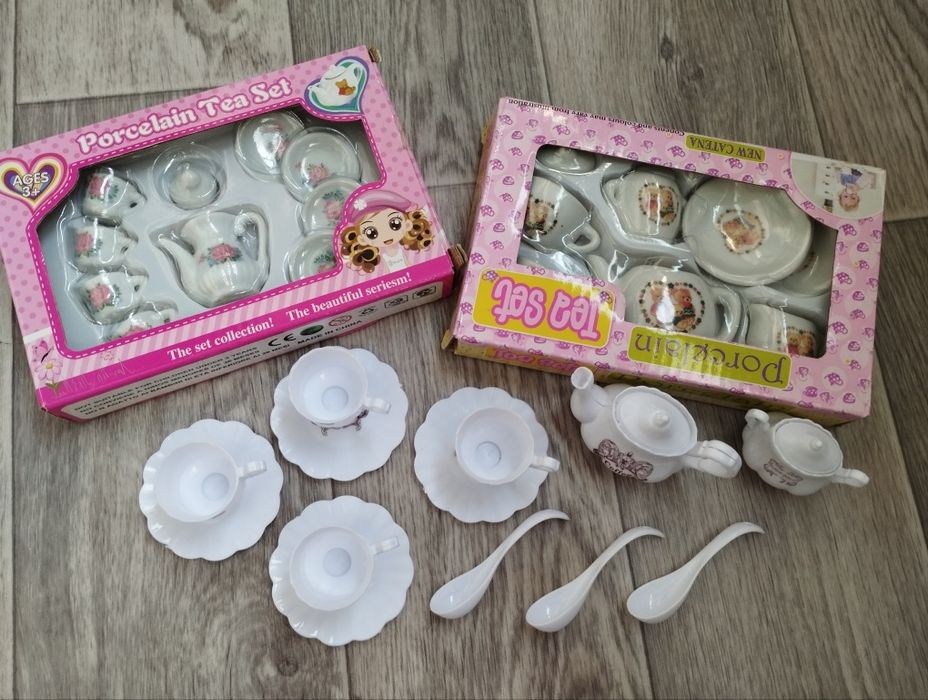 Іграшковий порцеляновий посуд, чайний сервіз