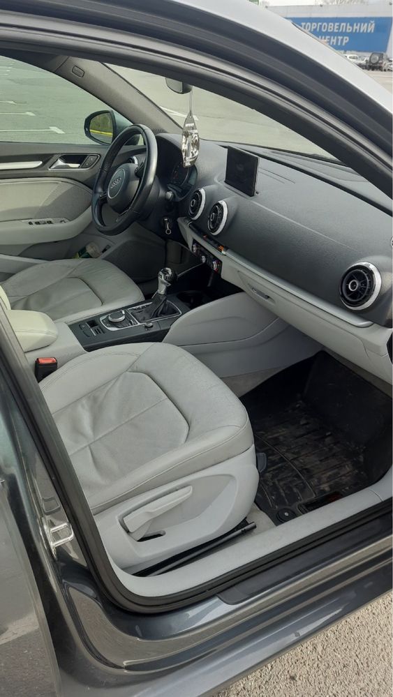 Продам Audi A3 2015 року