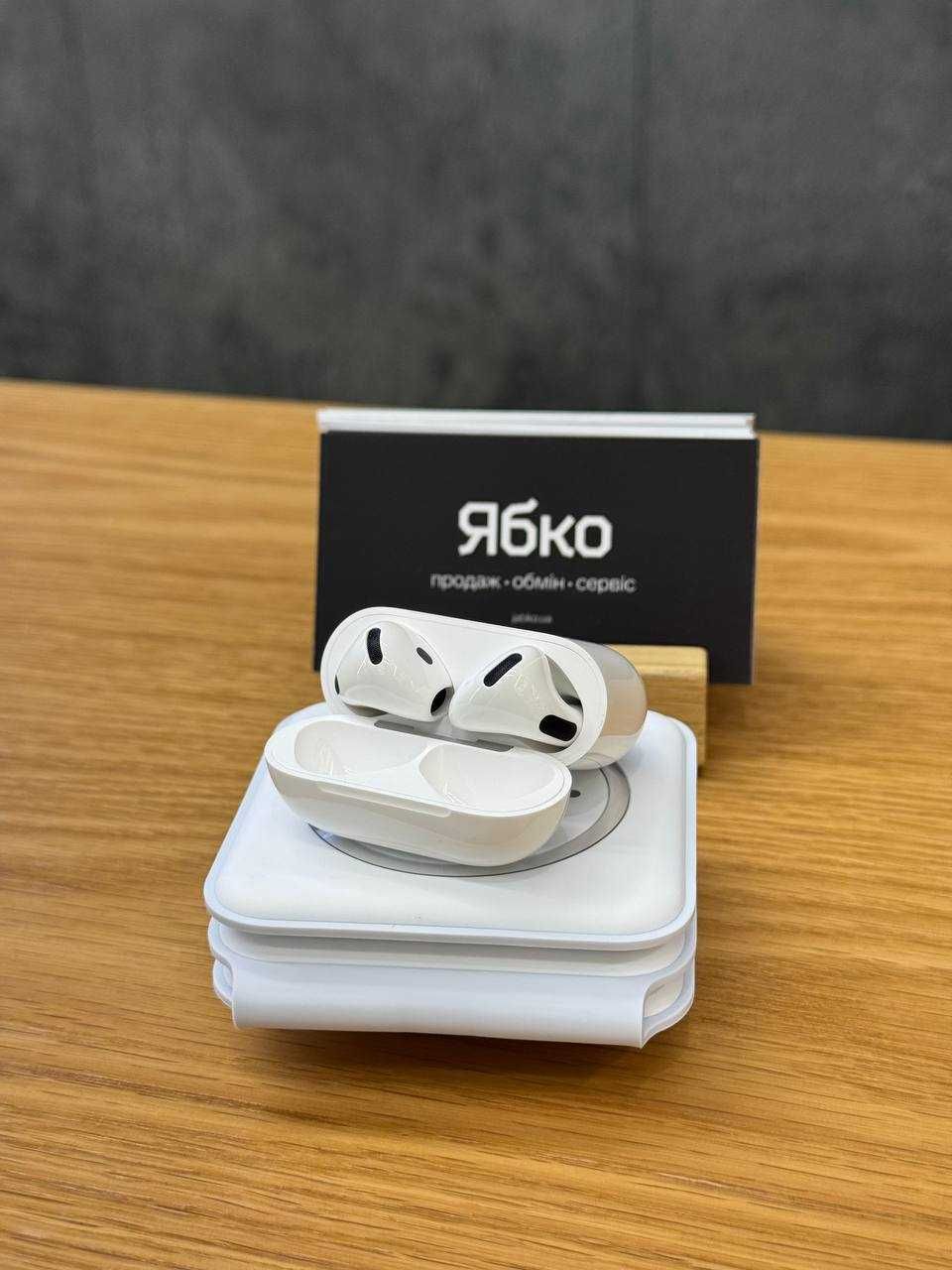 Навушники Apple AirPods 4 with Active Noise Cancellation (2024) used