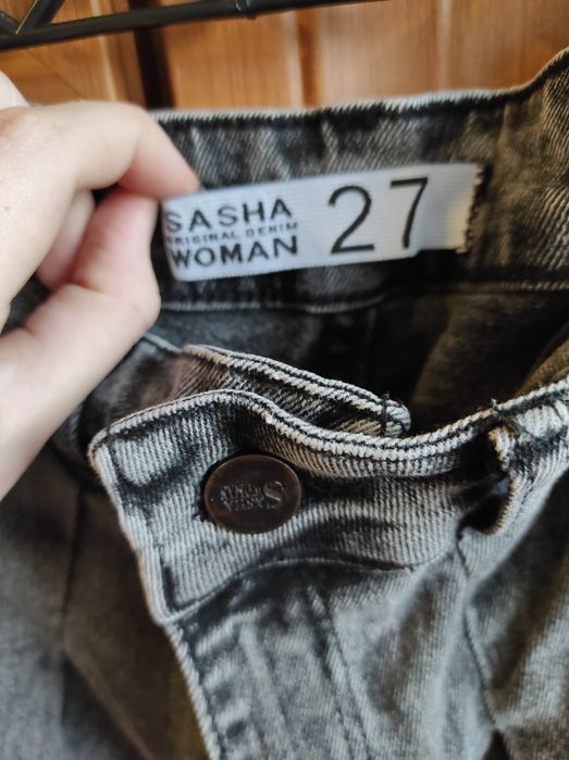 Жіночі джинси моми