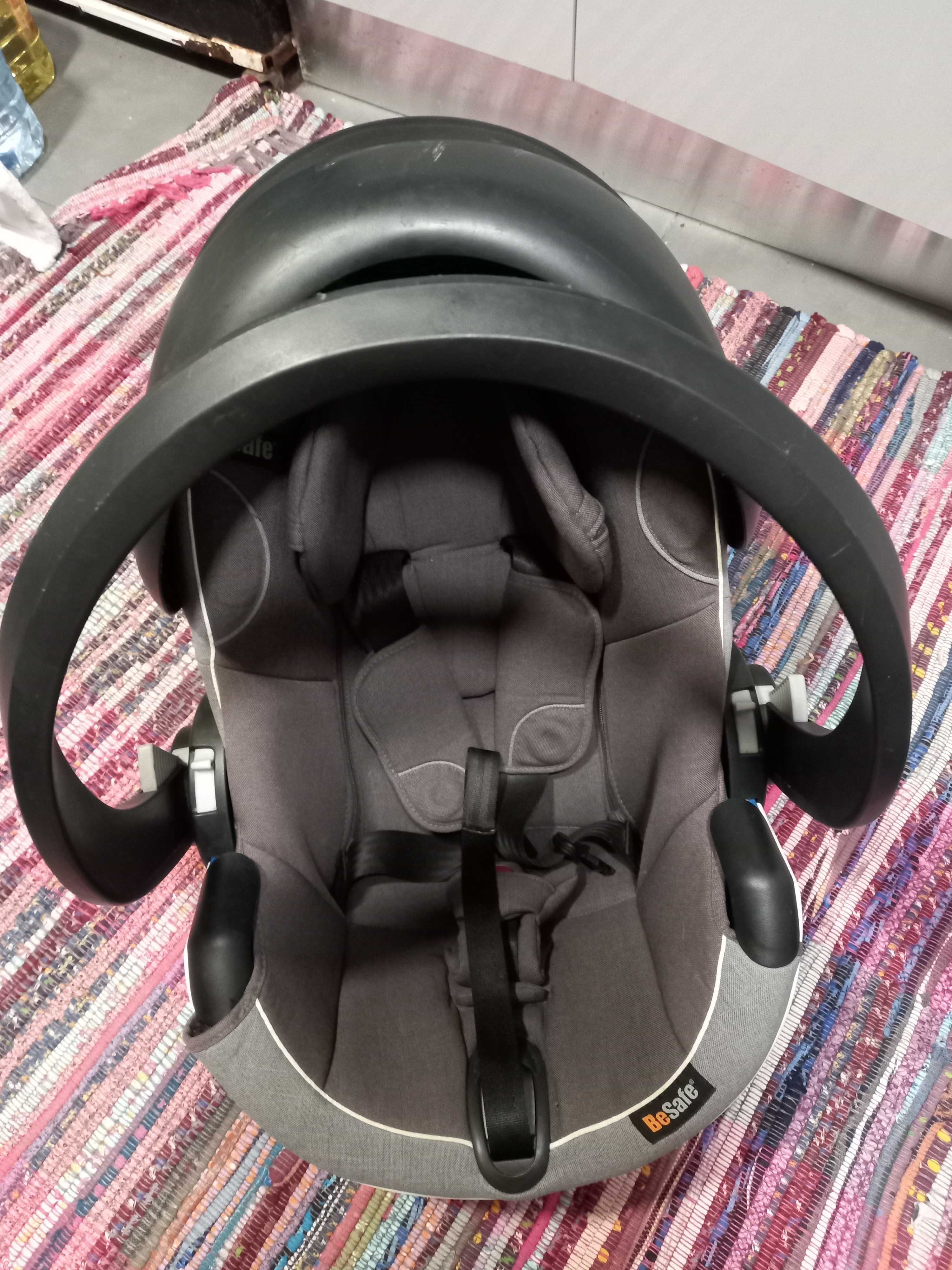 Cadeirinha BeSafe com base de ISOfix