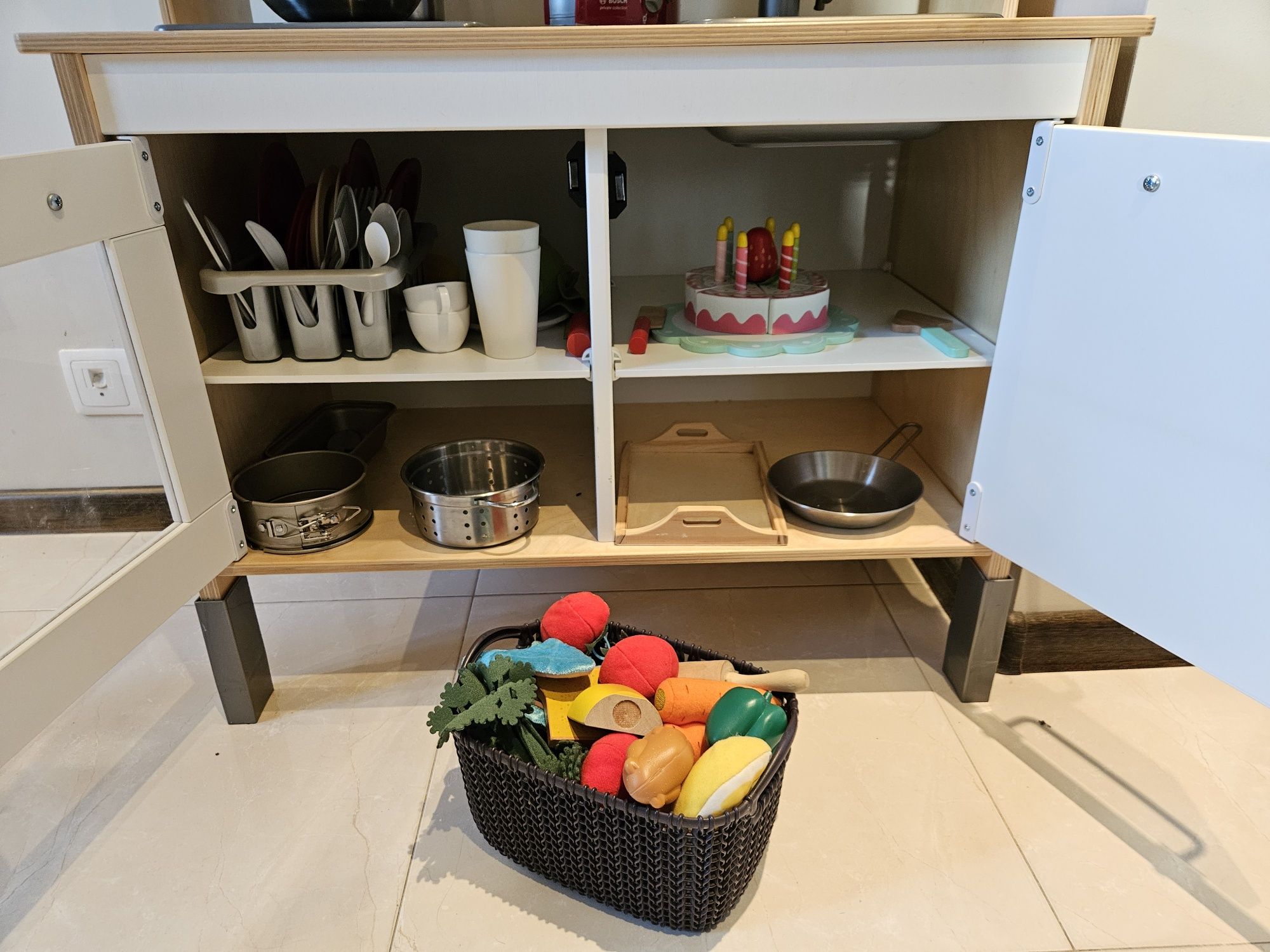 Kuchnia ikea z wyposażeniem Bosch
