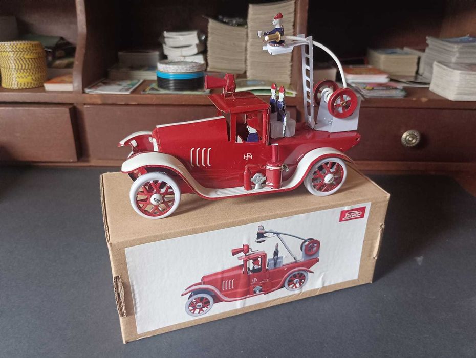 Brinquedo Carro dos bombeiros em chapa Jaya 1905