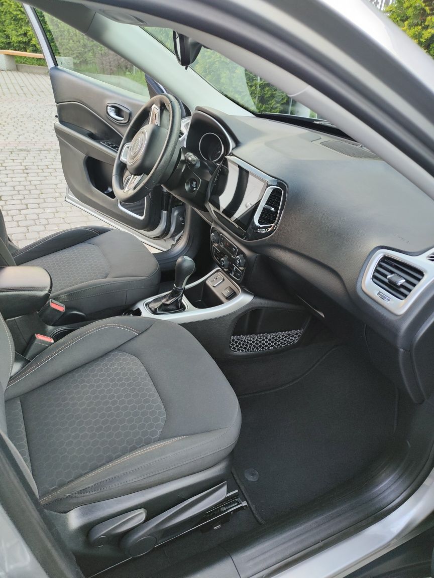 JEEP COMPASS 2018 року