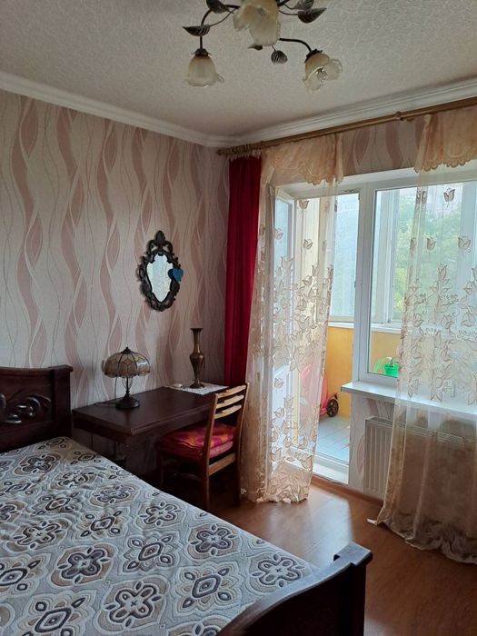 Продаж 2 кім. На Героїв Крут