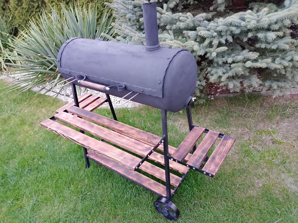 Grill ogrodowy z butli LPG