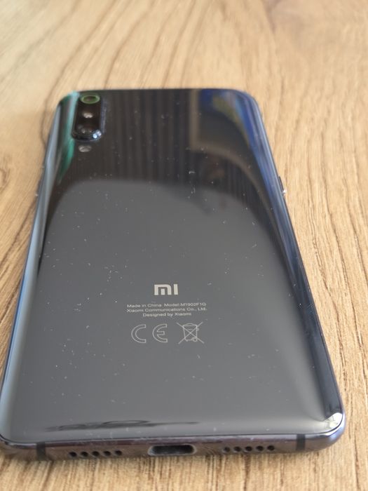 Xiaomi Mi 9 – 6/128 GB, dobry stan, po pełnym resecie, bez blokad