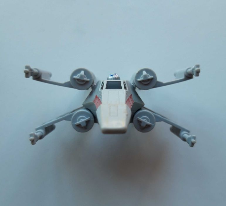 Nave espacial X-WING da Star Wars