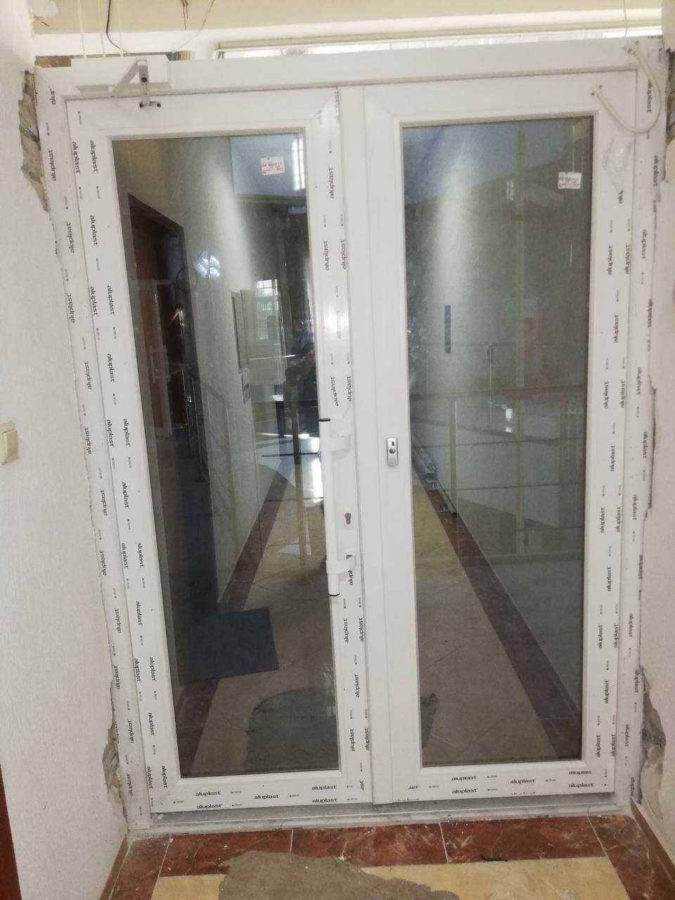 Метало-Пластикові ДВЕРІ 90*210, 70*210 у Горішніх Плавнях. ВІКНА СТЕКО