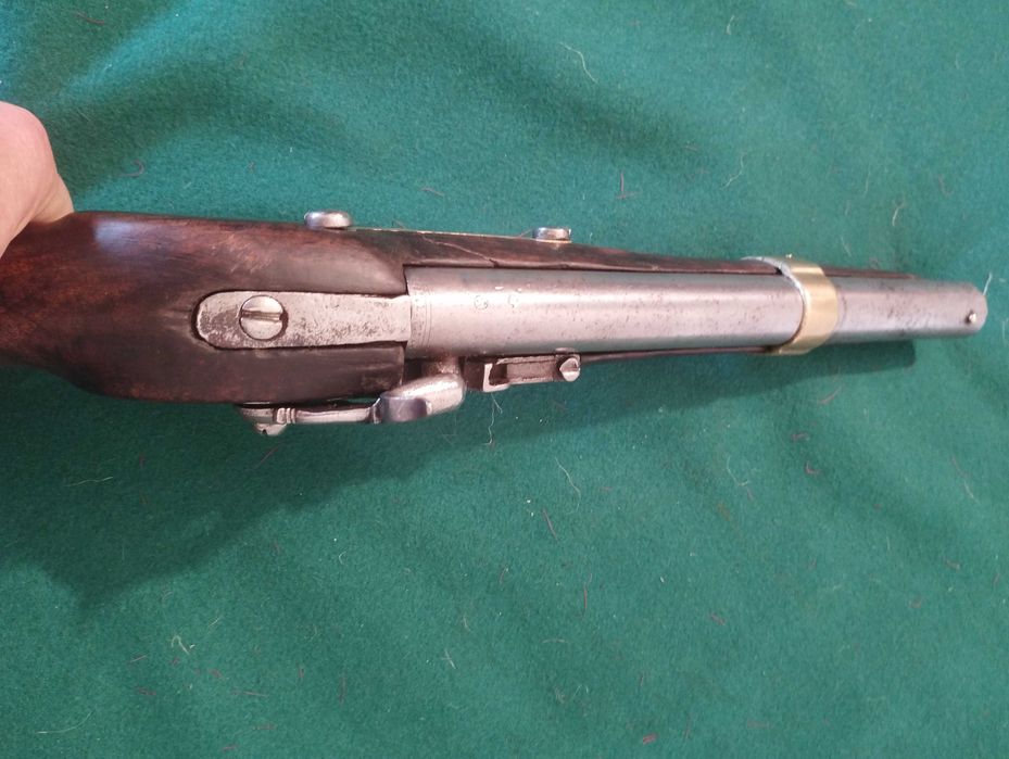 Pistola de percussão do sul da Europa, por volta de 1840.