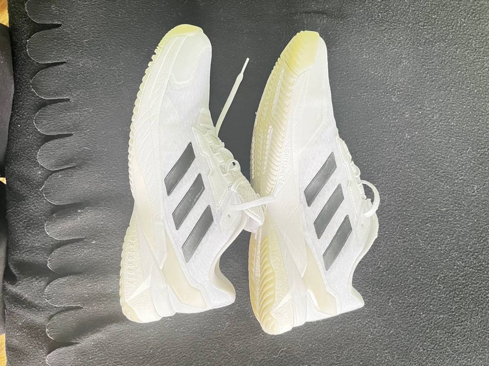 Кросівки Adidas Crazyflight 2024