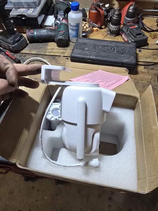 Camera vigilância multi-lente e solar