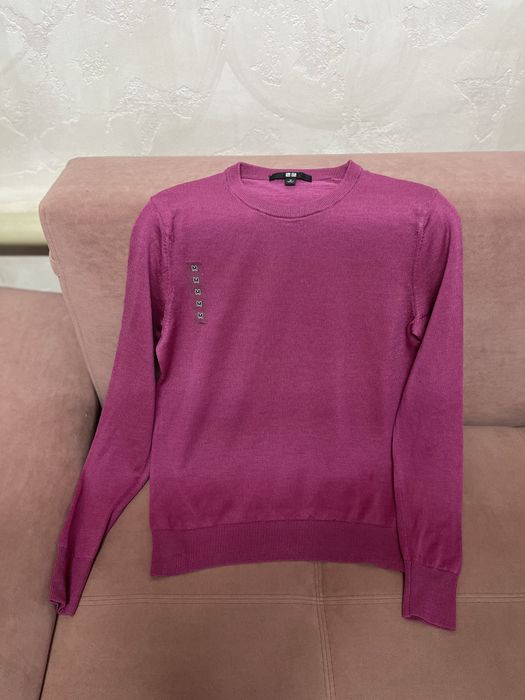 Новый , тонкий , базовый джемпер ,Uniqlo меринос 100%,размно M