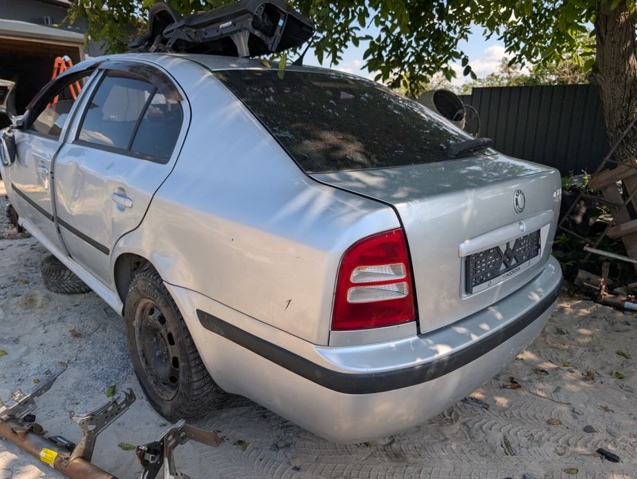 Шкода Октавія тур по запчастинах 1.6 mpi bfq