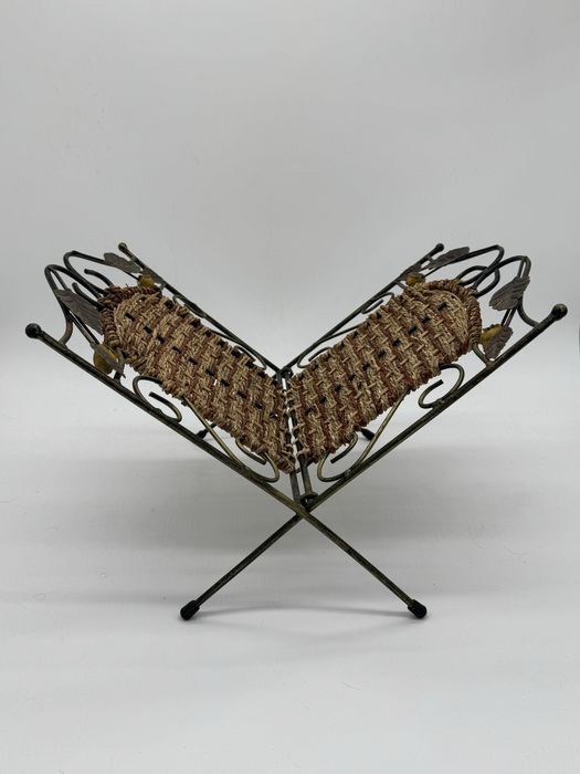 Stojak na gazety metalowy skladany