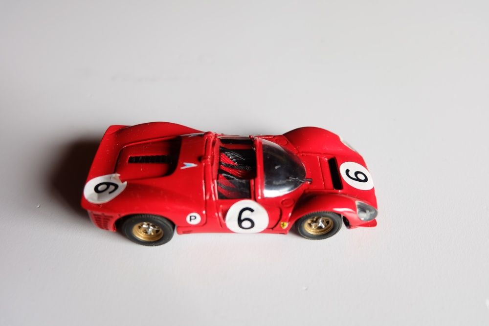 Miniatura Ferrari 330 P4