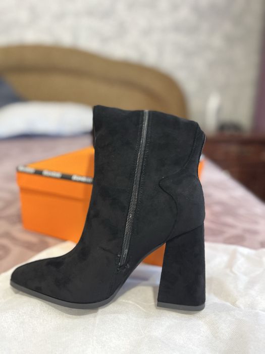 Чоботи демісезонні жіночі 36 розмір