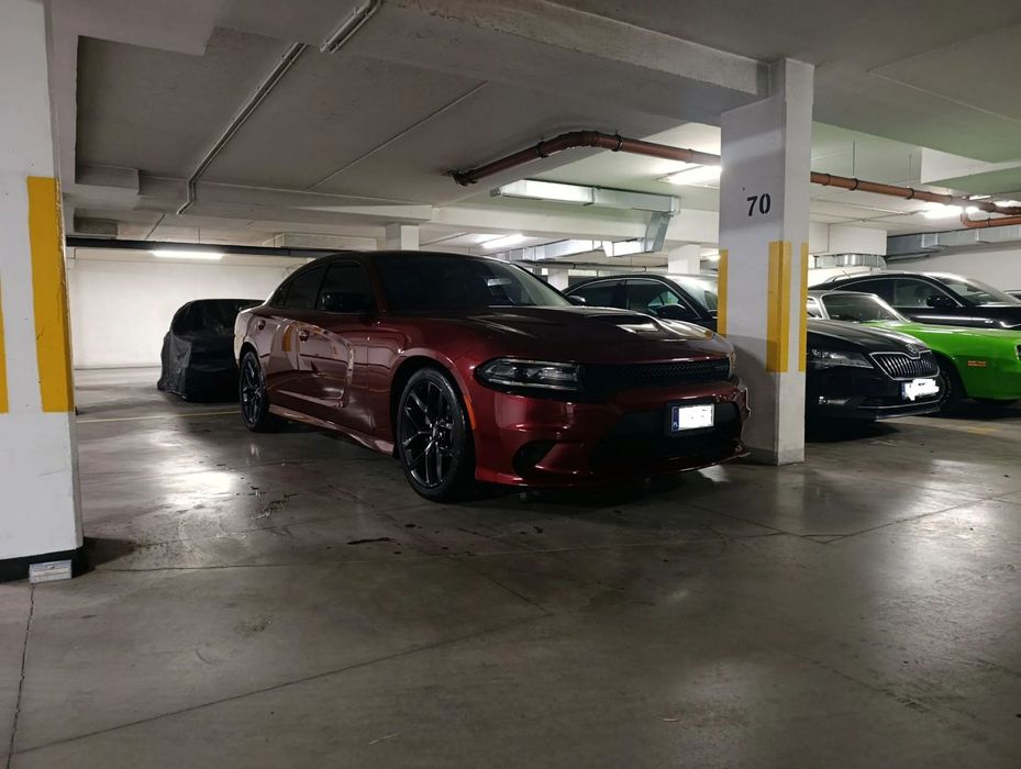 Dodge Charger Dodge Charger, stan idealny 14 000 przebiegu