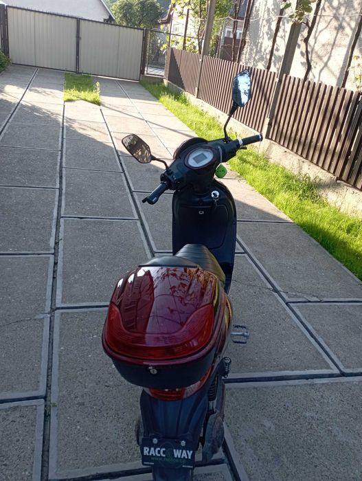 Продам електро скутери всі деталі за телефоном +380 97 782 3292