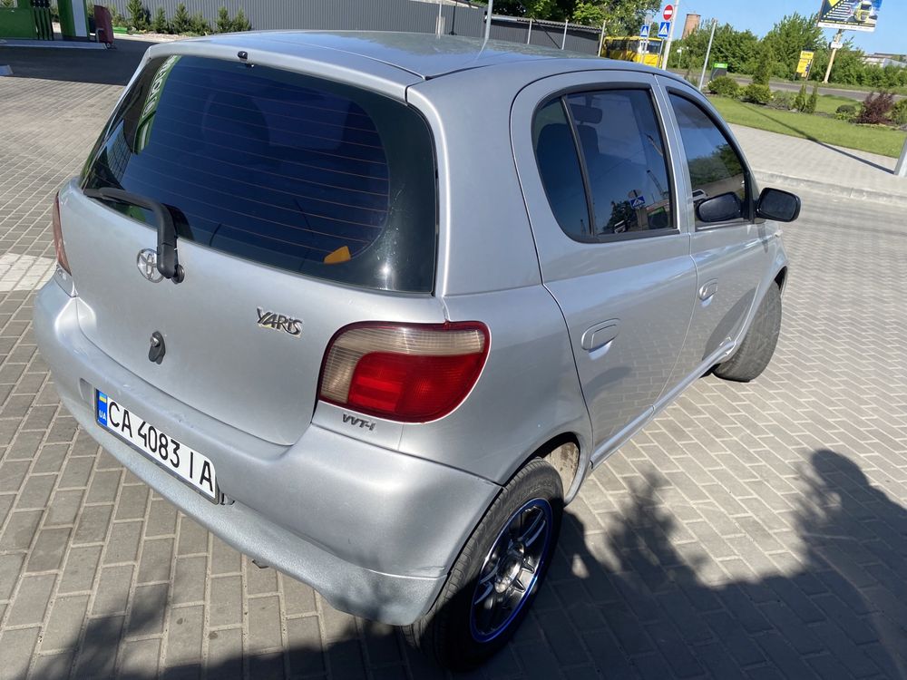 Toyota Auris 2001 рік